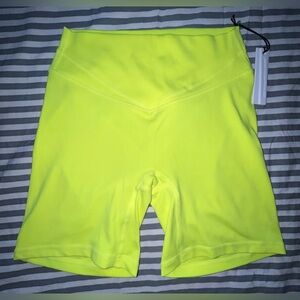 Paragon Fitwear Reluna Original Sculptseam Short 6" in Highlighter Size M